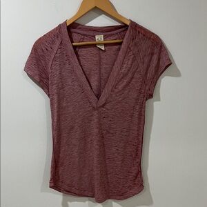 Free People We The Free Women’s Tshirt Pink V neck Burnout Distressed XS Top